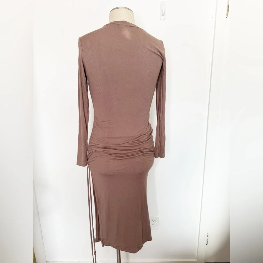 SNDYS The label Winter Dress in Chocolate Ruched Drawstring Side Size‎ 2